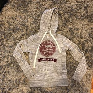 Grey zipper hoodie 🐻